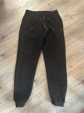 TNA Sweatfleece “cozy fleece” boyfriend fit in black